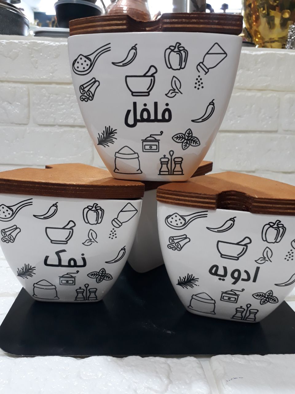 جا ادویه سرامیکی مثلثی دو طرح